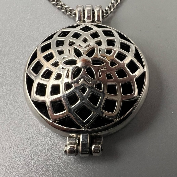 Silver Tone Essential Oil Diffuser Locket - Picture 8 of 10